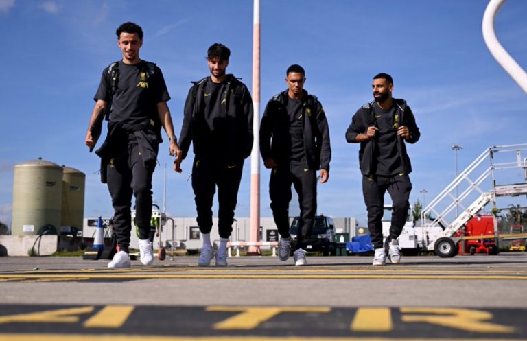 Curtis Jones, Szoboszlai, Trent Alexander-Arnold et Mohamed Salah direction Milan pour le match de Ligue des Champions