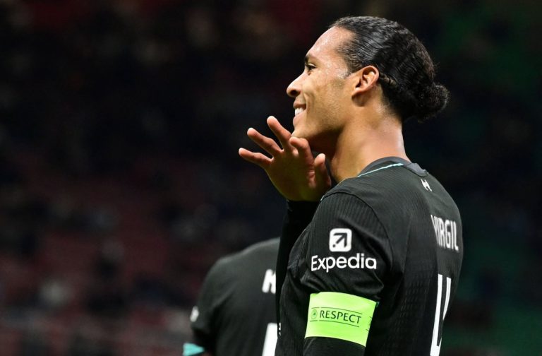 Virgil van Dijk qui célèbre son but face à l’AC Milan en Ligue des Champions