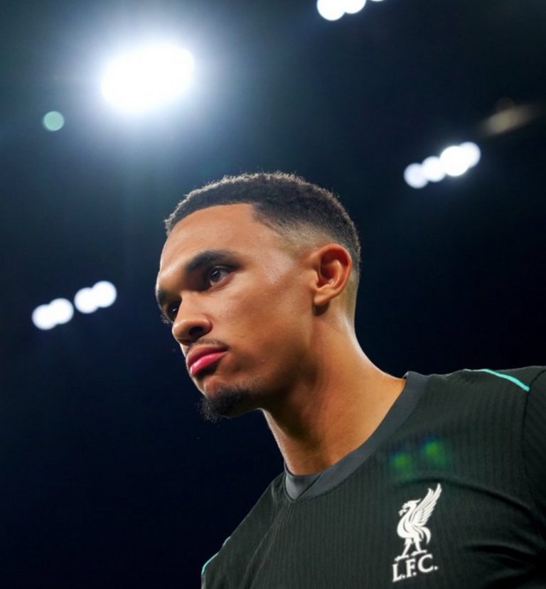 Trent Alexander-Arnold lors du match en Ligue des Champions contre l’AC Milan