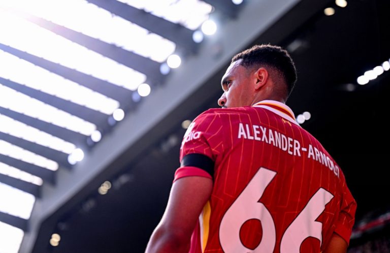 Trent Alexander-Arnold lors du match en Premier League contre Nottingham Forest
