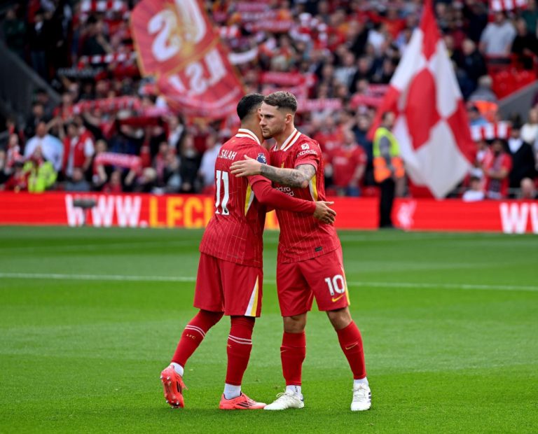 Alexis Mac Allister et Mohamed Salah pour l'affrontement Liverpool - Bournemouth en Premier League