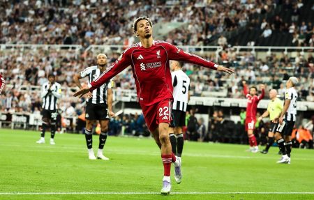 Hugo Ekitike brille à Liverpool mais reste écarté par Didier Deschamps