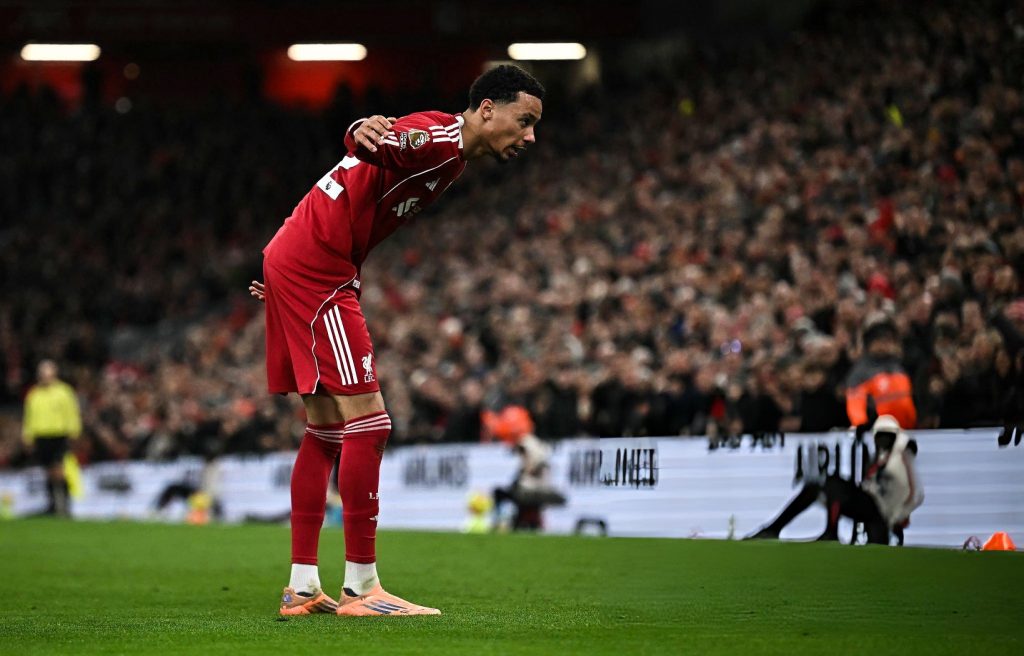 Arne Slot donne des nouvelles rassurantes sur la condition physique d’Hugo Ekitike