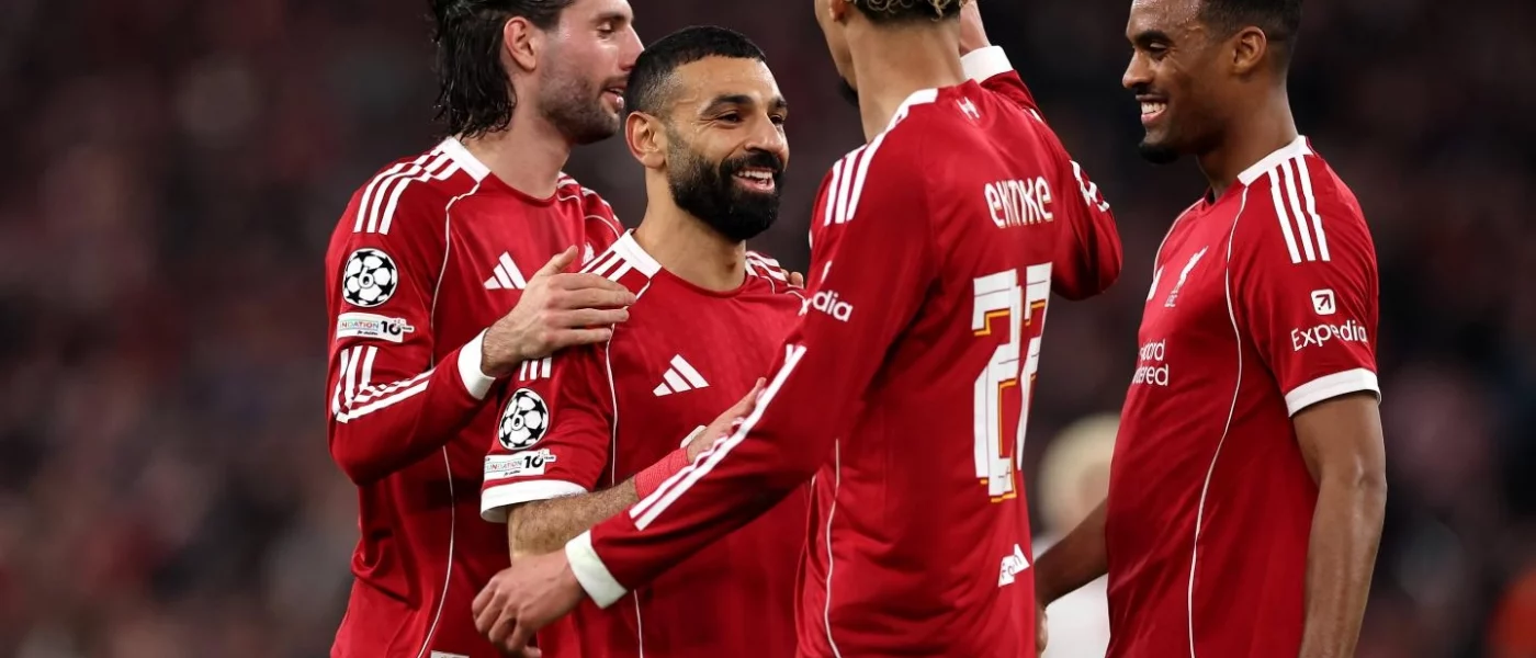 Mohamed Salah et Hugo Ekitike, attaquants de Liverpool et meilleurs buteurs des Reds en 2025-26
