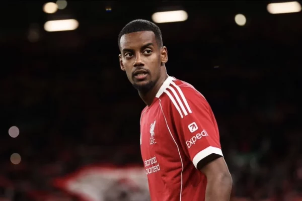 Alexander Isak de retour pour affronter Chelsea - Actualités - Liverpool FC