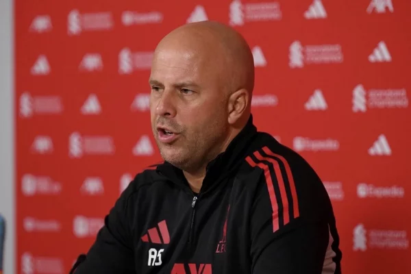 Arne Slot se confie sur sa relation avec Salah : "Les bons et les mauvais moments vivent dans ta tête" - Actualités - Liverpool FC