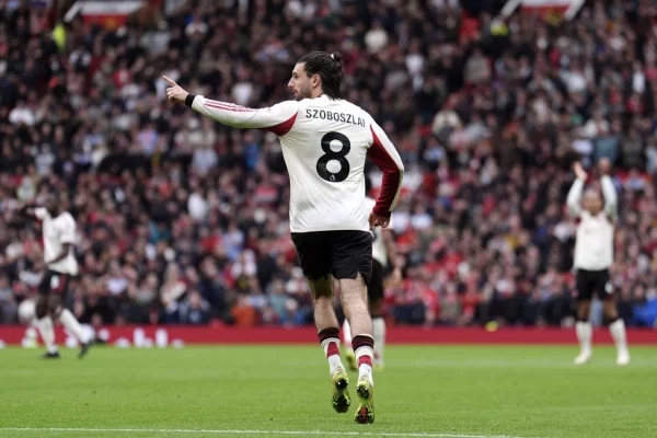 Premier League : Manchester United bat Liverpool 3-2, les Reds en danger pour la C1 - Actualités - Liverpool FC