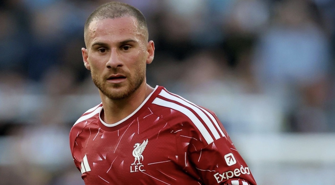 Alexis Mac Allister sous le maillot de Liverpool, dont le contrat expire en juin 2028