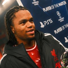 Rio Ngumoha sous le maillot de Liverpool, en passe de prolonger son contrat au-delà de 2028